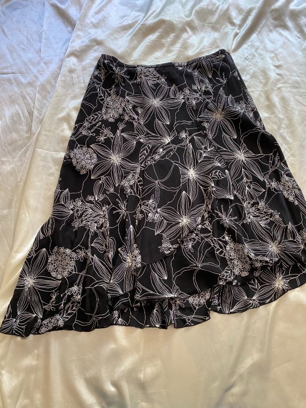 Vintage y2k 100% Silk Black White Floral Ruffle Asymmetrical Skirt Sz 12